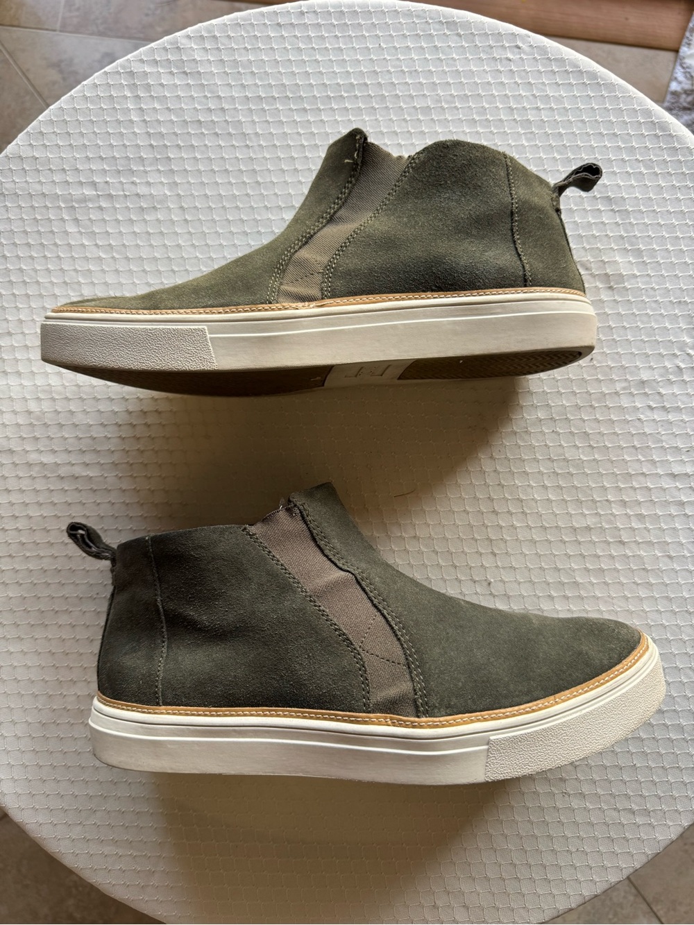 Toms Olive Suede Chukka Boots with White Sole